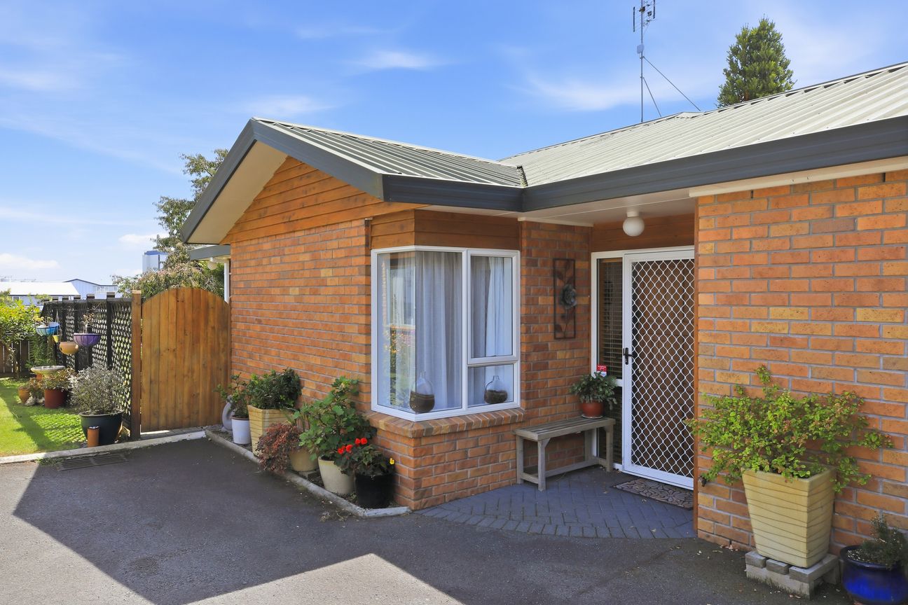 Private and Perfect - Vista 2