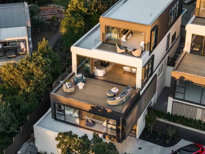 52 Beach Road, Castor Bay