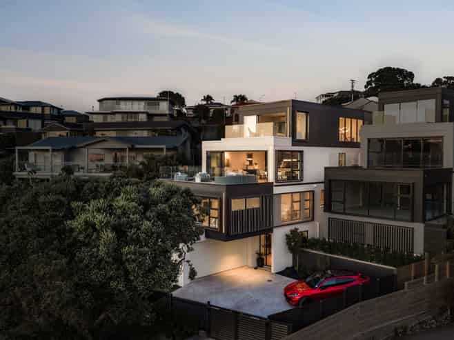 52 Beach Road, Castor Bay