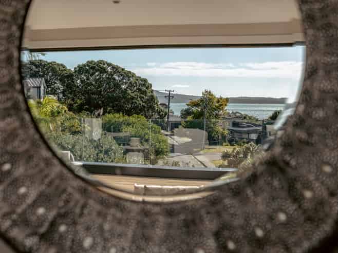 52 Beach Road, Castor Bay