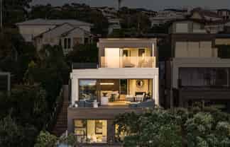 52 Beach Road, Castor Bay