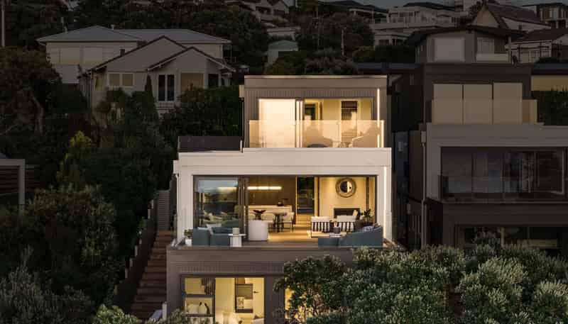 52 Beach Road, Castor Bay