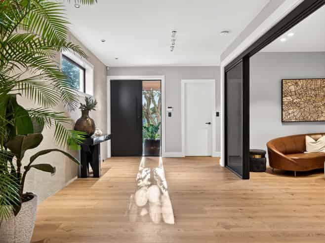 52 Beach Road, Castor Bay