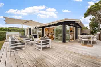  25 Esme Grove, Omaha