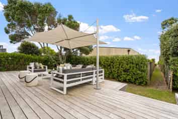  25 Esme Grove, Omaha