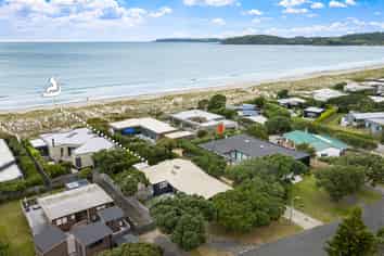  25 Esme Grove, Omaha