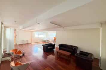 OFFICE ON ONEHUNGA MALL MAIN STREET
