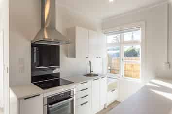 10a Waimea Road, Waikanae Beach