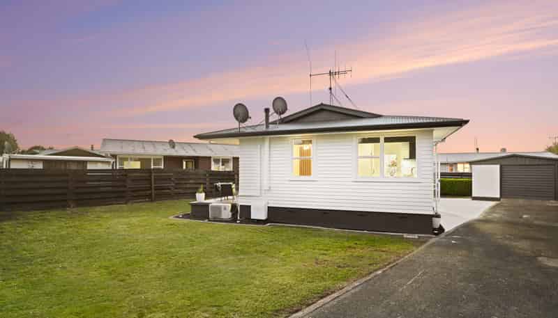 112 Saxbys Road, Deanwell