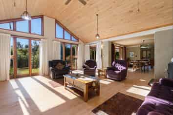 505 Old Highway, Whakamarama