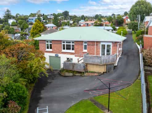 33A Glen Road, Mornington