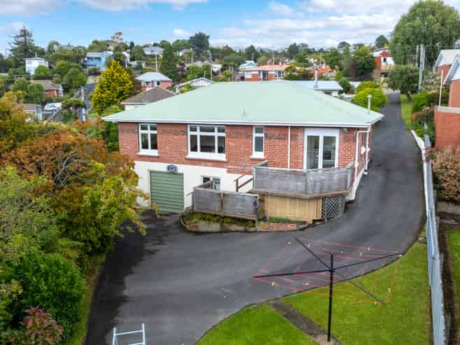 33A Glen Road, Mornington