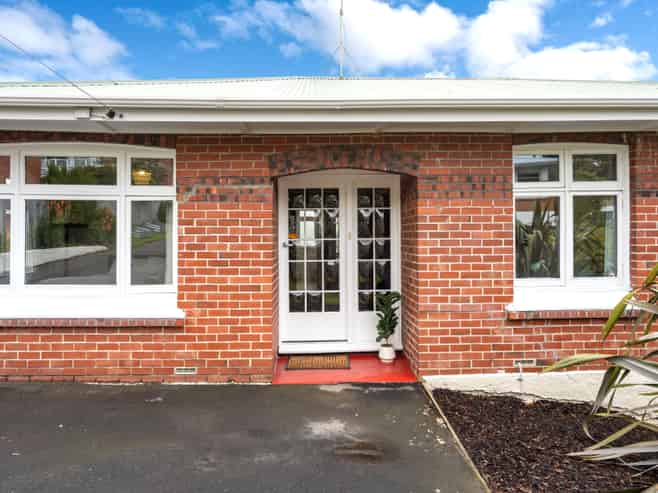 33A Glen Road, Mornington