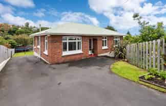 33A Glen Road, Mornington