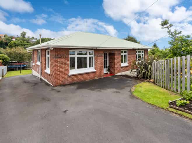 33A Glen Road, Mornington