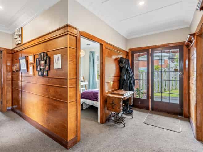 33A Glen Road, Mornington