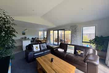 11 Waterson Lane, Stoke