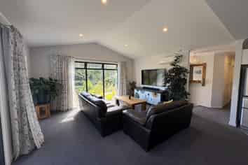 11 Waterson Lane, Stoke