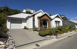 11 Waterson Lane, Stoke