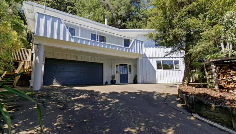 233A Whites Line East, Waiwhetu