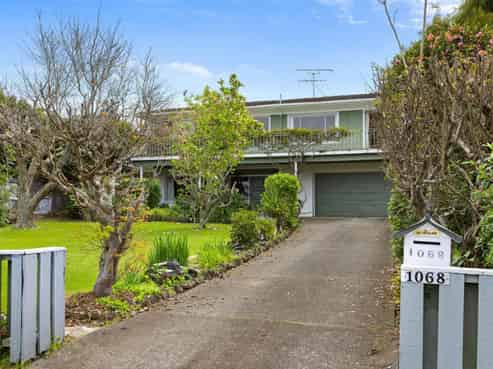 1068 Whangaparaoa Road, Matakatia