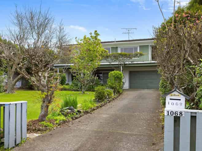 1068 Whangaparaoa Road, Matakatia