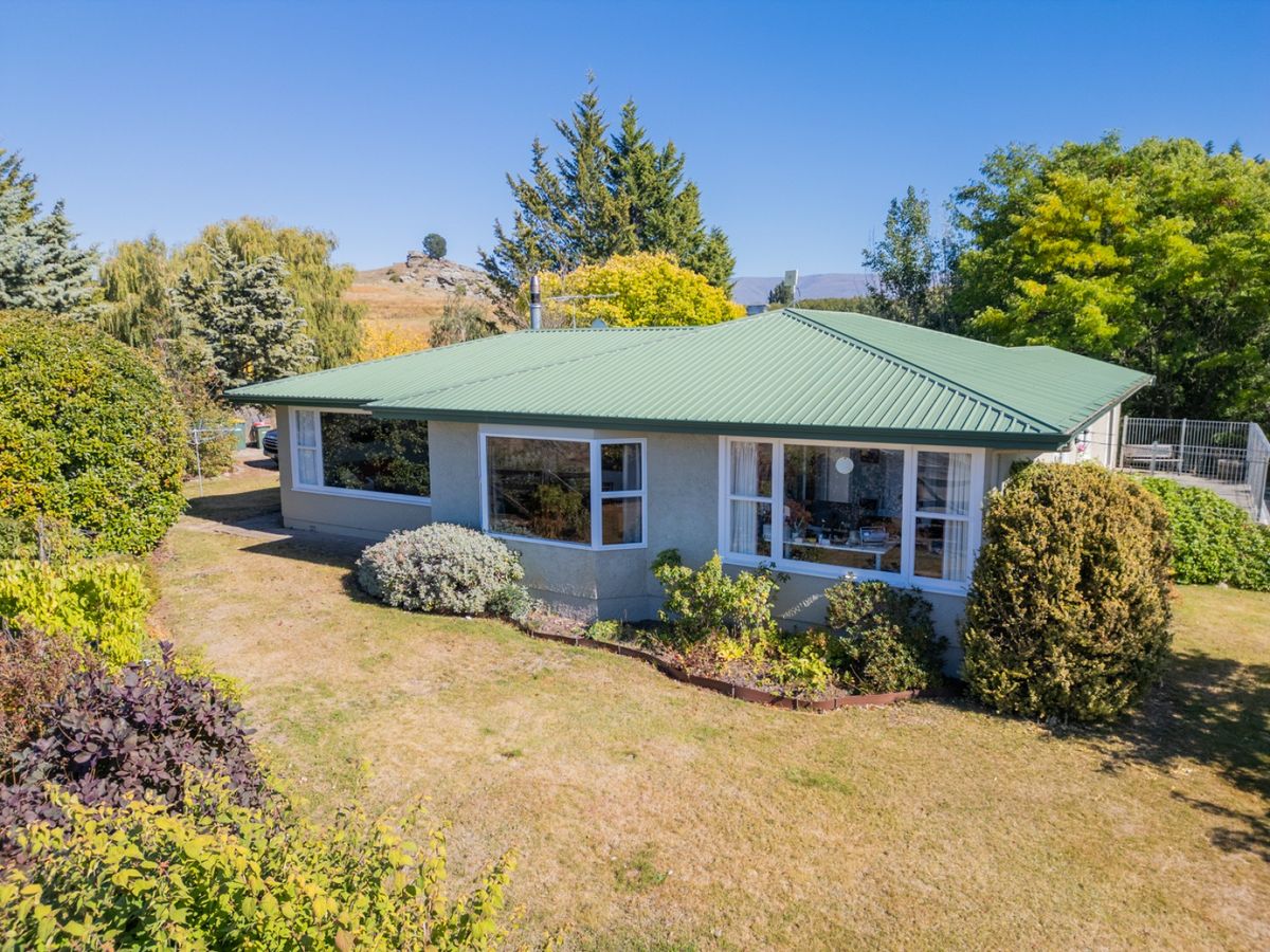 Charming lifestyle home close to Omakau
