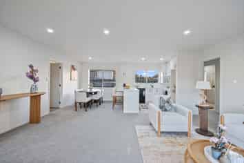 2/24 Waimana Road, Conifer Grove