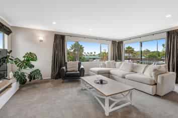 24 Goldfinch Rise, Unsworth Heights