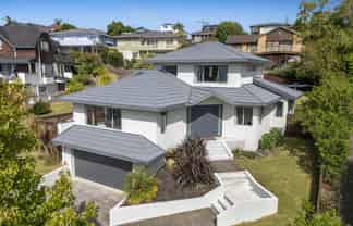 24 Goldfinch Rise, Unsworth Heights