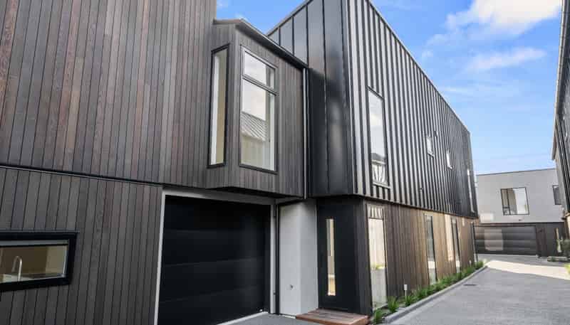 2/9 Innes Road, Saint Albans