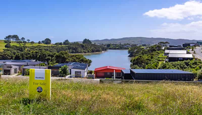 9 Maataitai Road, Raglan
