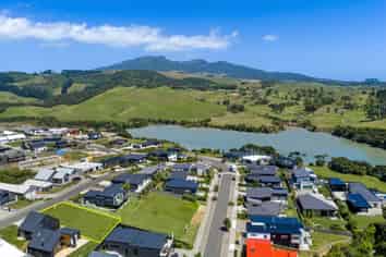 9 Maataitai Road, Raglan