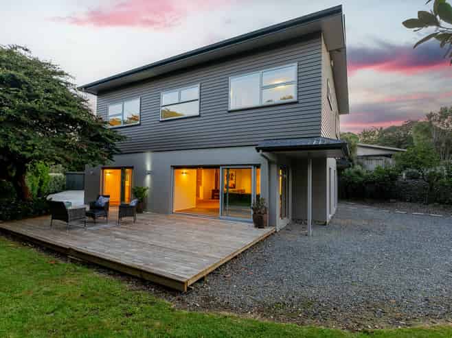 34 Menin Road, Raumati South