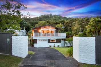 211 Woodlands Park Road, Titirangi