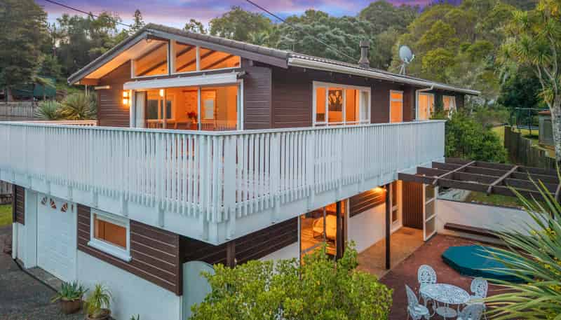211 Woodlands Park Road, Titirangi