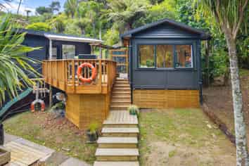 2D Foster Avenue, Huia