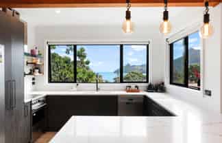 2D Foster Avenue, Huia