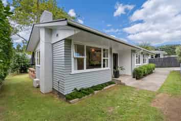 27 Kingswood Road, Brookfield