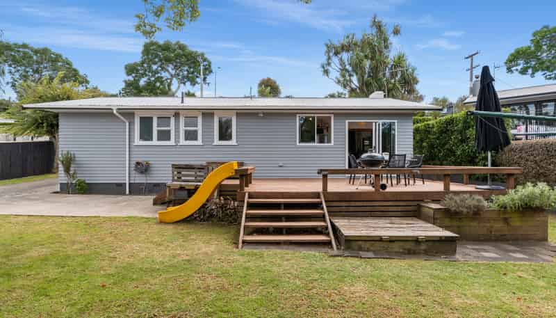 27 Kingswood Road, Brookfield