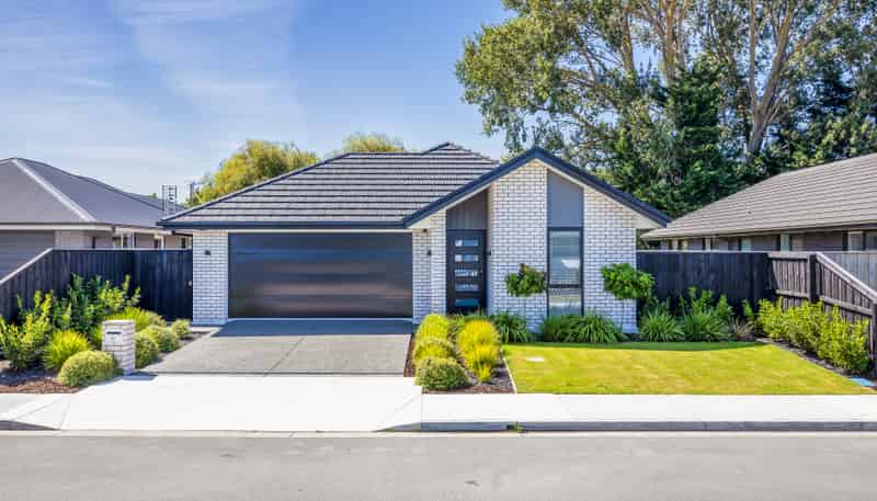 61 Henshaw Street, Woodend