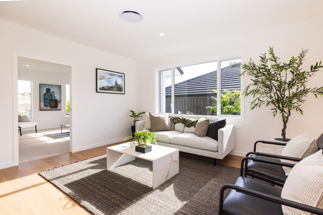 Stylish Family Home with Versatile Living Spaces - Vista 4
