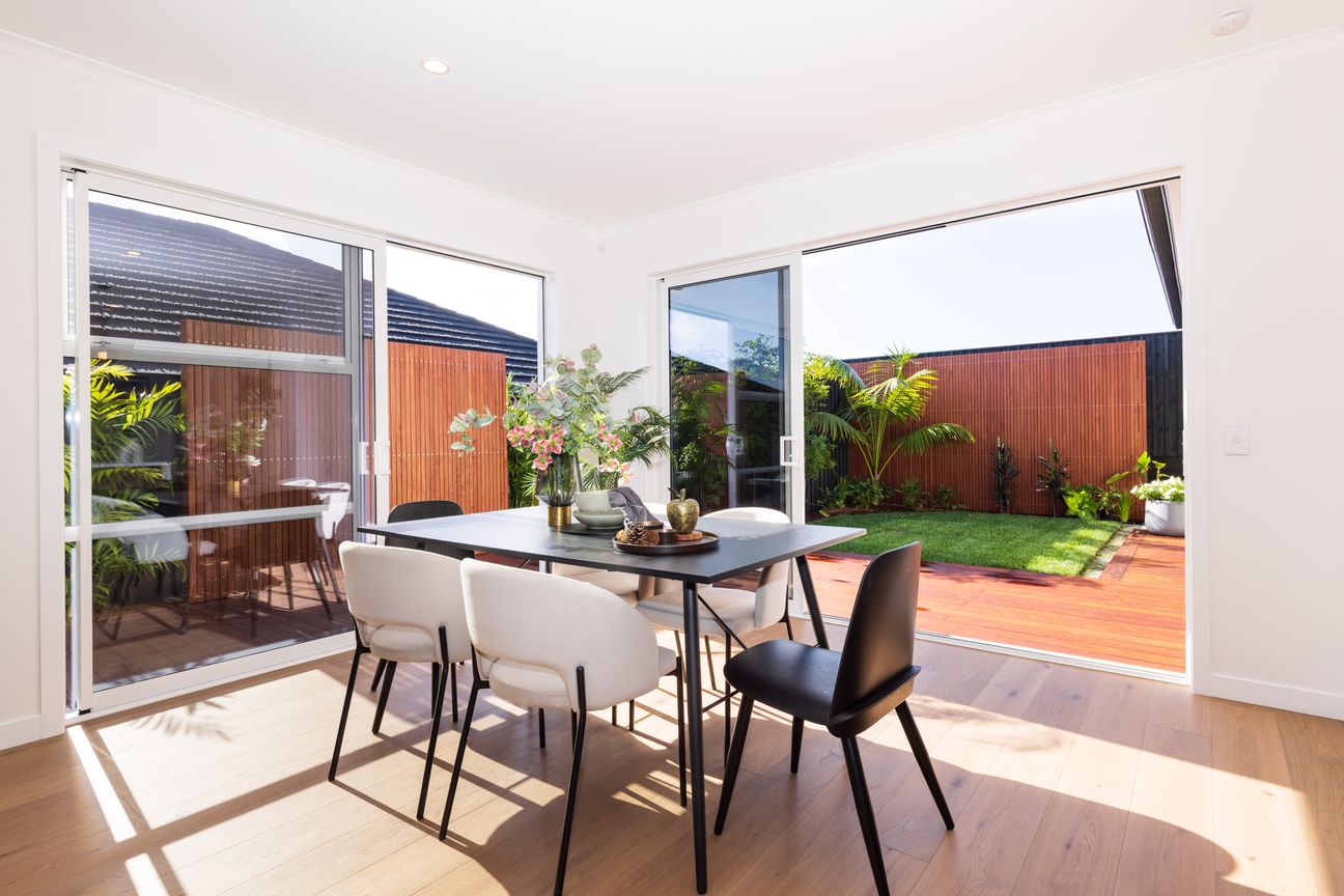 Stylish Family Home with Versatile Living Spaces - Vista 2