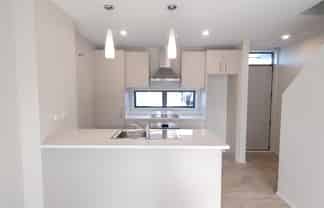 4/9 Beaufield Lane , Te Atatu Peninsula