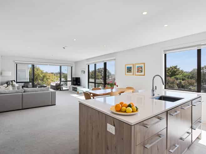 402/2A Raurenga Avenue, Royal Oak