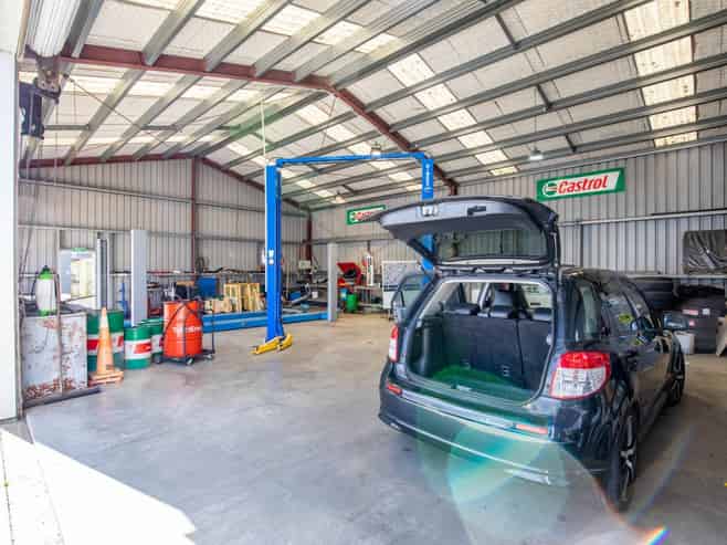 Exclusive main road profile