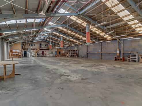 CBD Fringe Industrial with Large Power