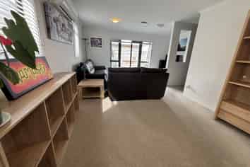 33 Vinograd Drive, Te Atatu Peninsula