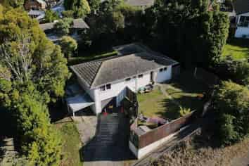 8 Makora Road, Massey