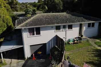 8 Makora Road, Massey